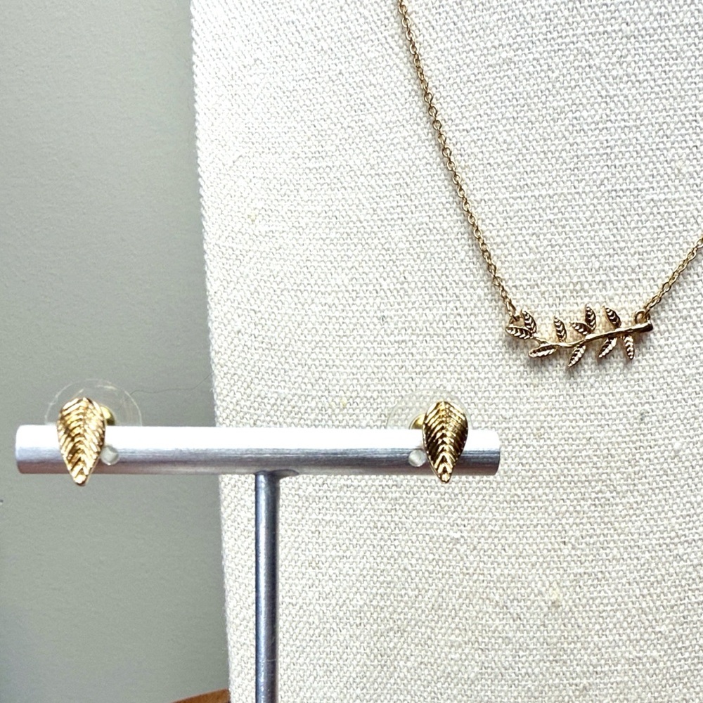 Olive Leaf Branch Necklace Earring Set Gold Tone - Picture 7 of 7